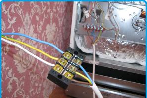 Conectarea cuptorului (cuptorului) la rețeaua electrică Priză pentru cuptor și plită